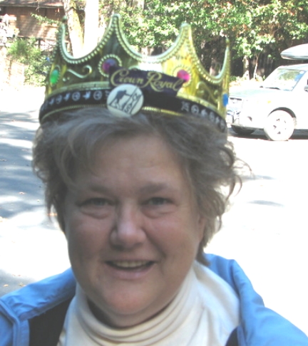 Photo of HGS wearing the ROTM crown